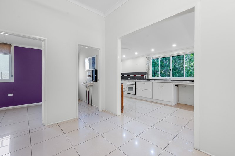 Photo - 1/13 Rollo Street, Gladstone Central QLD 4680 - Image 16