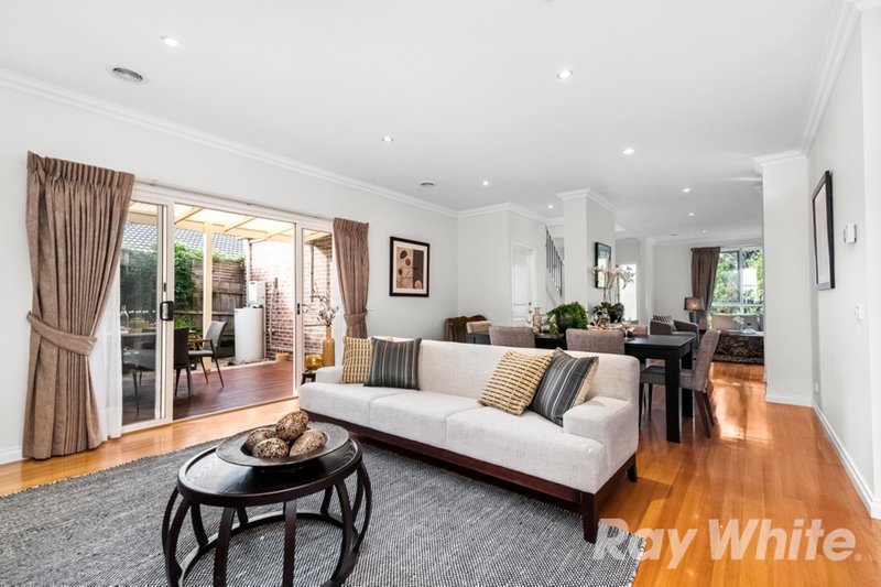 Photo - 1/13 Rolls Court, Glen Waverley VIC 3150 - Image 4