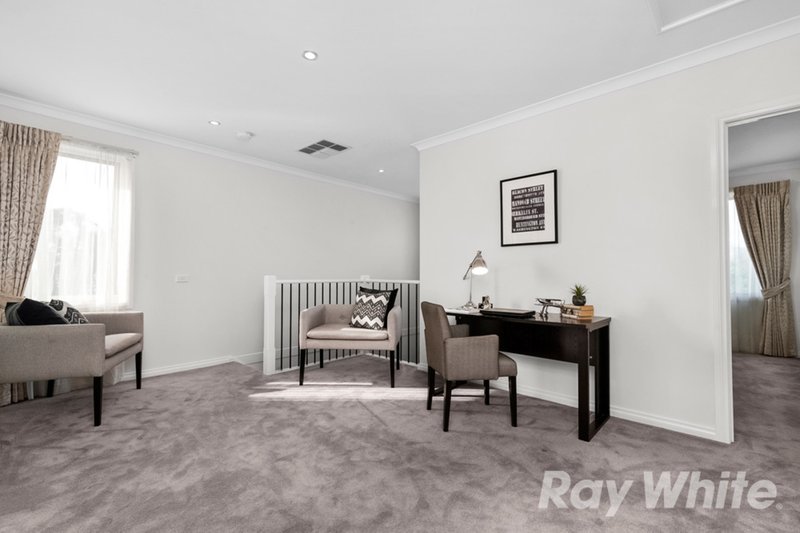 Photo - 1/13 Rolls Court, Glen Waverley VIC 3150 - Image 7