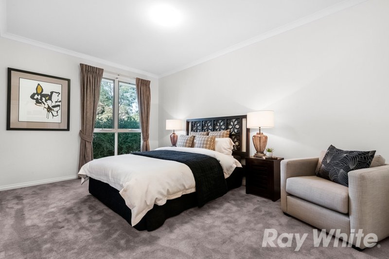 Photo - 1/13 Rolls Court, Glen Waverley VIC 3150 - Image 9