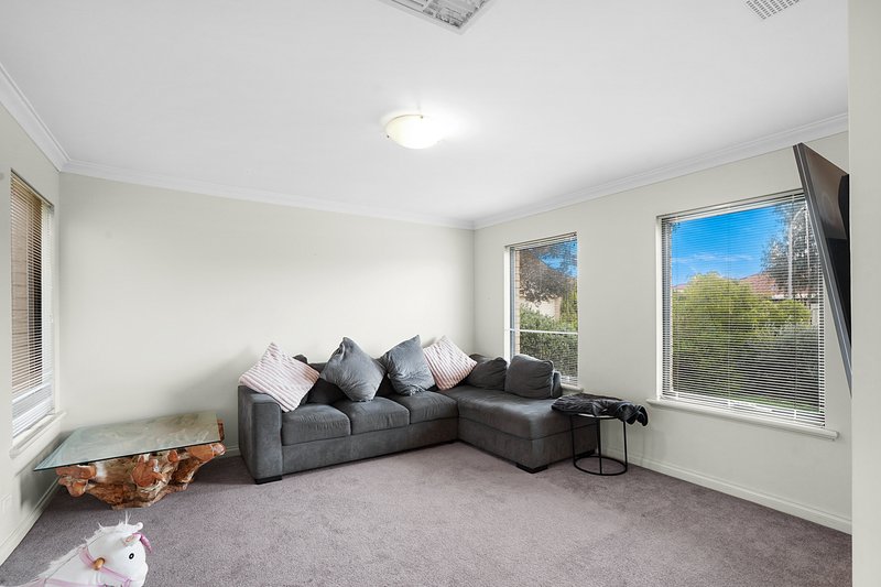 Photo - 1/13 Santarosa Way, Stirling WA 6021 - Image 4