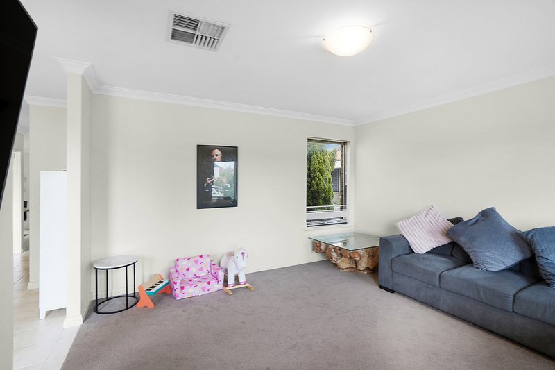 Photo - 1/13 Santarosa Way, Stirling WA 6021 - Image 6
