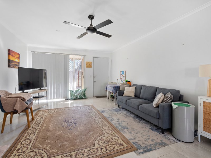 Photo - 1/13 Sunnymeade Drive, Caboolture QLD 4510 - Image 9
