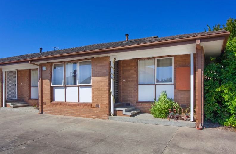 Photo - 1/13 Swindon Road, Hughesdale VIC 3166 - Image 2