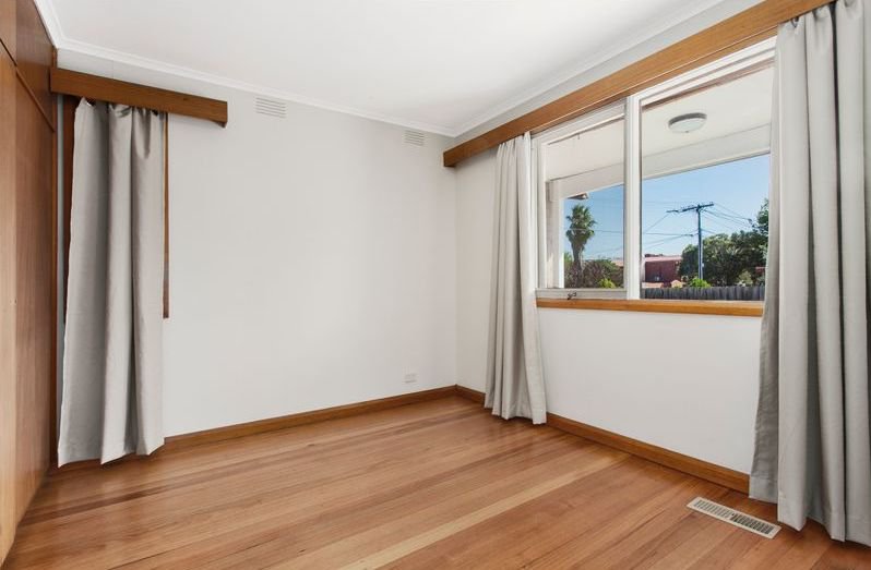 Photo - 1/13 Swindon Road, Hughesdale VIC 3166 - Image 5