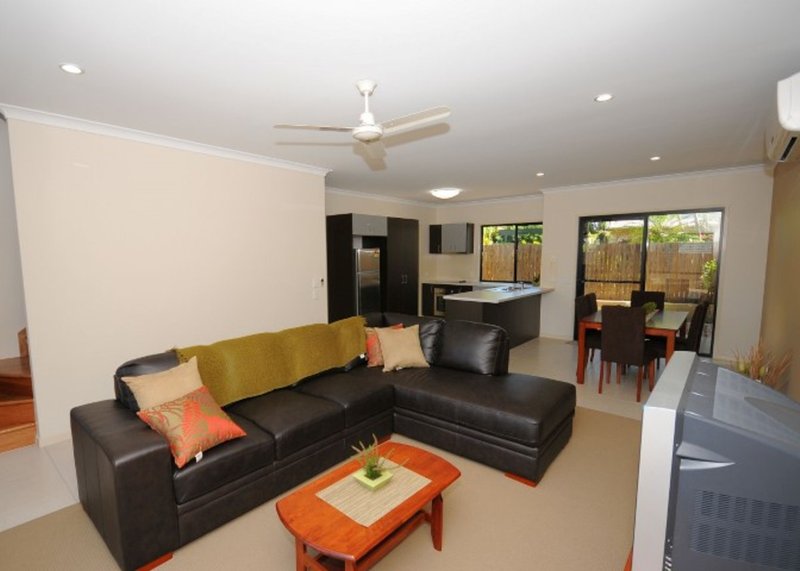 Photo - 1/13 Tavistock Street, Torquay QLD 4655 - Image 8