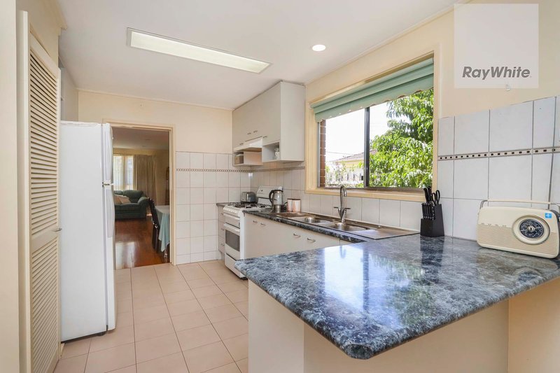 Photo - 113 Taylor Drive, Gladstone Park VIC 3043 - Image 10