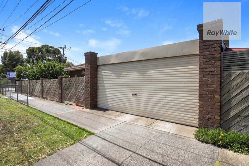 Photo - 113 Taylor Drive, Gladstone Park VIC 3043 - Image 17
