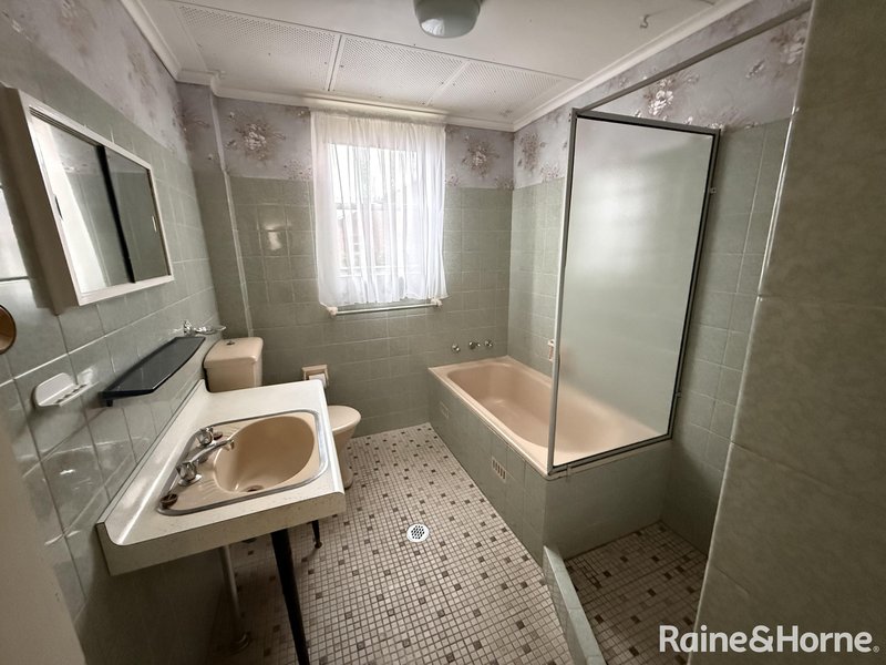 Photo - 1/13 Torpy Street, Orange NSW 2800 - Image 13