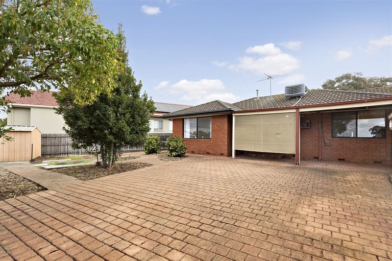 Photo - 113 Woolnough Drive, Mill Park VIC 3082 - Image 9