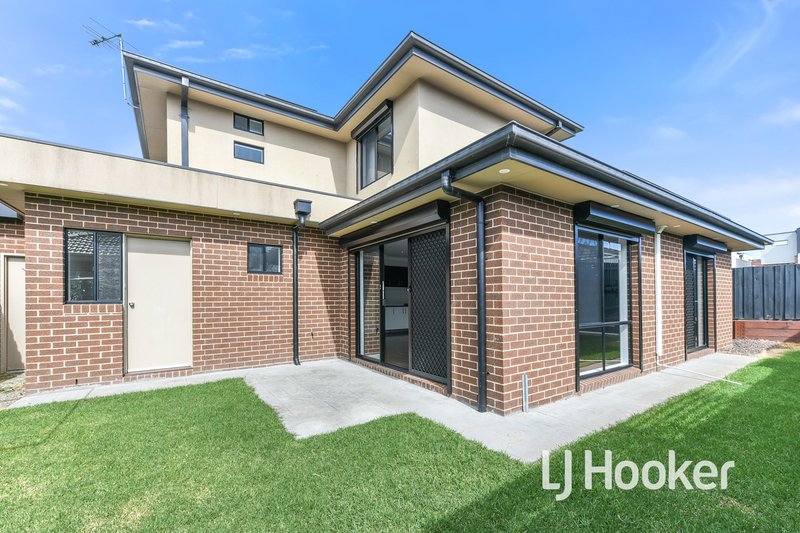 Photo - 11/30 Central Road, Hampton Park VIC 3976 - Image 8