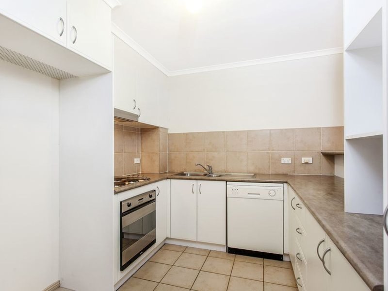 Photo - 11/30 Cunningham Street, Kingston ACT 2604 - Image 3