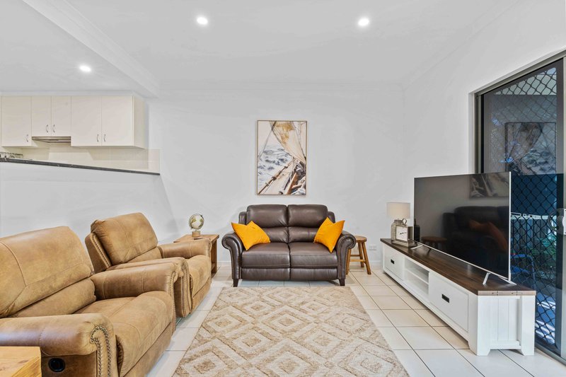 Photo - 11/30 East Street, Scarness QLD 4655 - Image 6