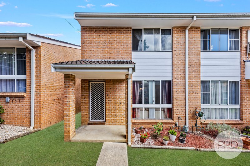 Photo - 11/30 Kings Road, Ingleburn NSW 2565 - Image 1
