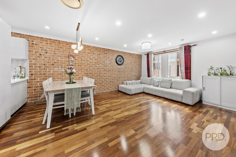 Photo - 11/30 Kings Road, Ingleburn NSW 2565 - Image 4