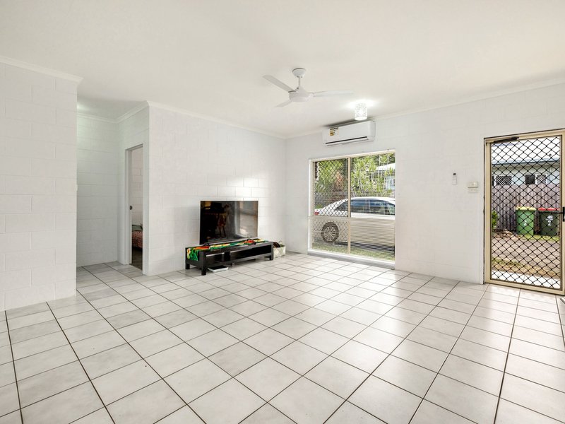 Photo - 1/130 Robert Road, Bentley Park QLD 4869 - Image 3