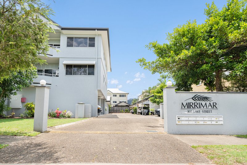 11/303-305 Lake Street, Cairns North QLD 4870