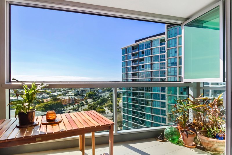 11303/8 Harbour Road, Hamilton QLD 4007