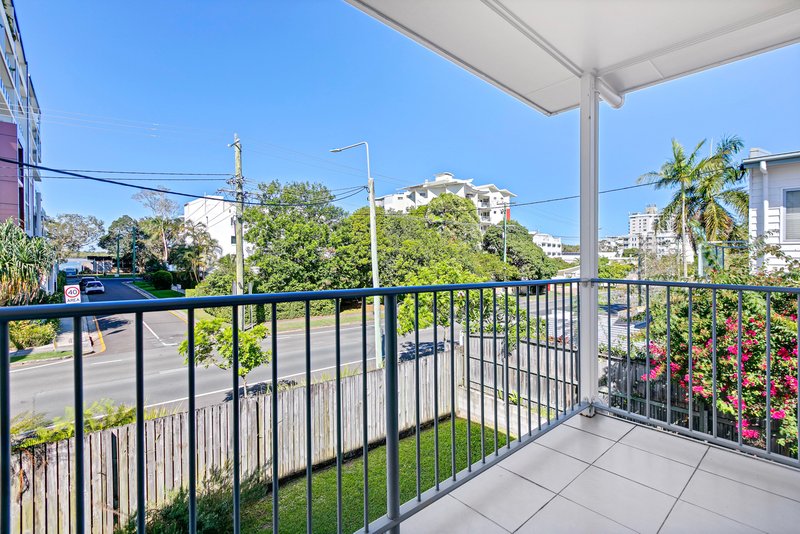 Photo - 1/131-133 Duporth Avenue, Maroochydore QLD 4558 - Image 8