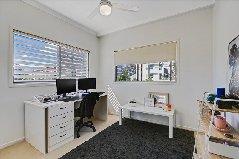 Photo - 1/131-133 Duporth Avenue, Maroochydore QLD 4558 - Image 12