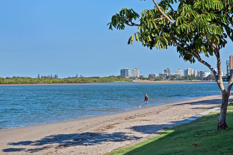 Photo - 1/131-133 Duporth Avenue, Maroochydore QLD 4558 - Image 16