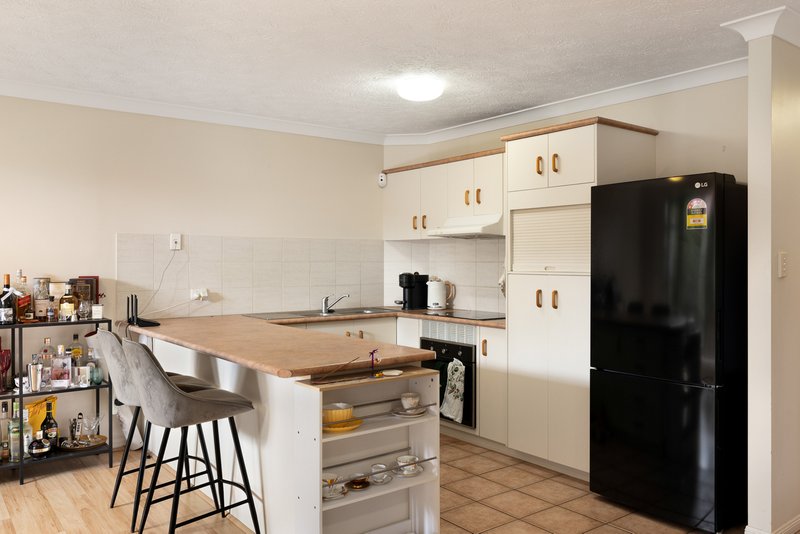 Photo - 1/131 Baines Street, Kangaroo Point QLD 4169 - Image 4