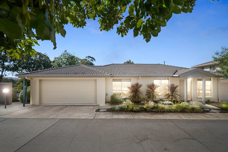 Photo - 1/131 Britten Jones Drive, Holt ACT 2615 - Image 2