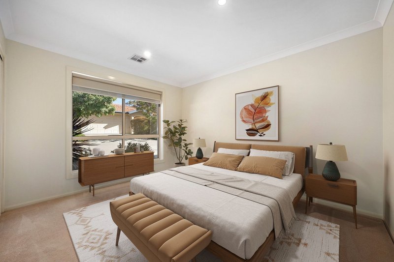 Photo - 1/131 Britten Jones Drive, Holt ACT 2615 - Image 8