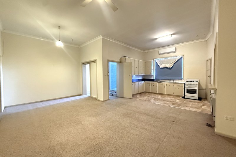 Photo - 1/131 George Street, Bathurst NSW 2795 - Image 2