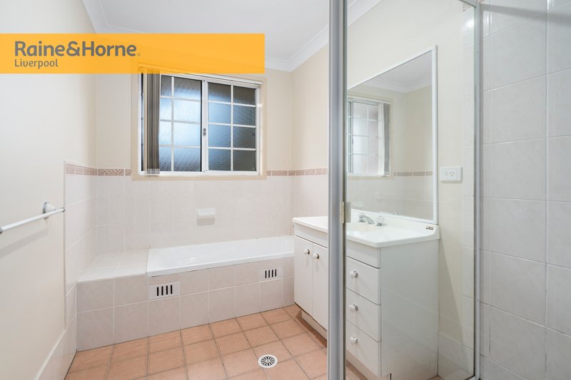 Photo - 11/31 Holland Crescent, Casula NSW 2170 - Image 4