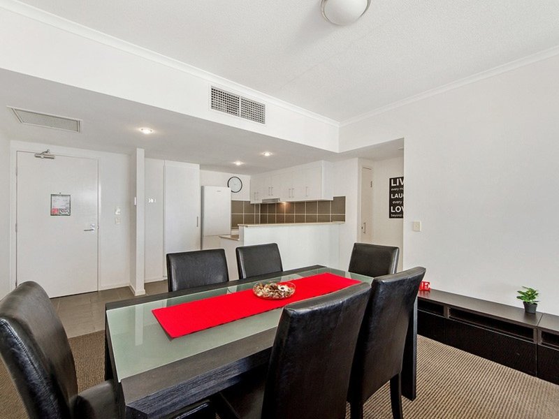 Photo - 1131/1 Ocean Street, Burleigh Heads QLD 4220 - Image 8