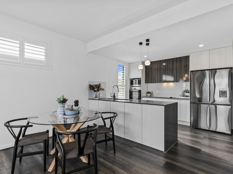 Photo - 11/32 John Street, Redcliffe QLD 4020 - Image 7