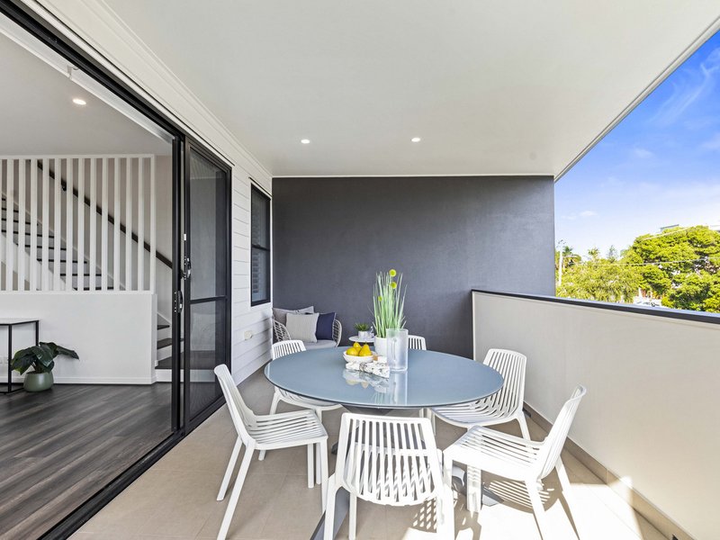 Photo - 11/32 John Street, Redcliffe QLD 4020 - Image 12