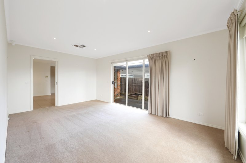 Photo - 1/132 Junction Road, Nunawading VIC 3131 - Image 2