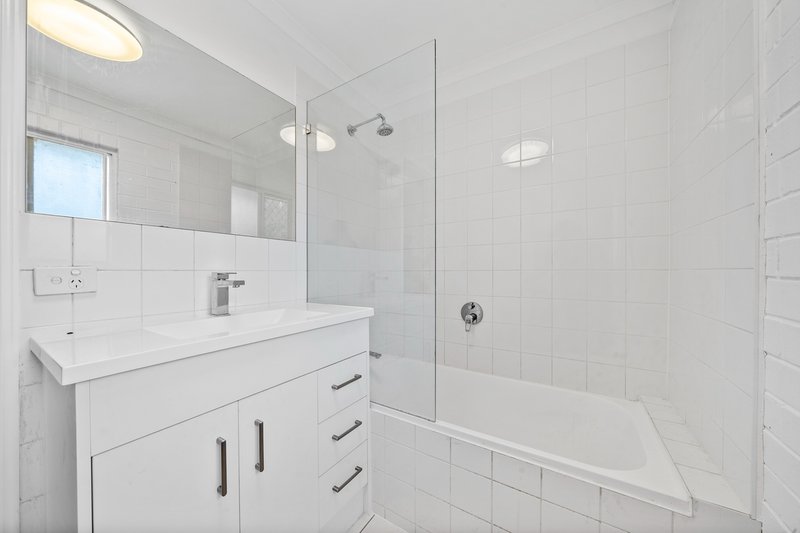 Photo - 1/133 Castile Crescent, Edens Landing QLD 4207 - Image 9