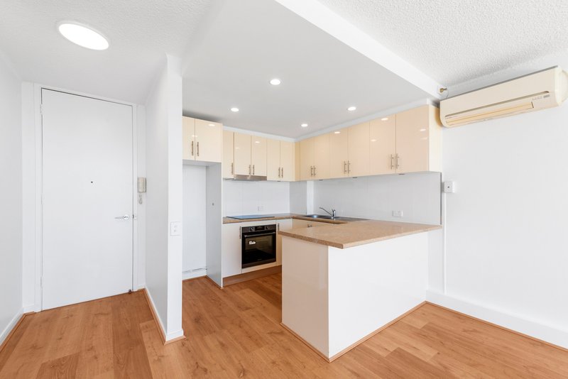 Photo - 113/30 Watson Esplanade, Surfers Paradise QLD 4217 - Image 9