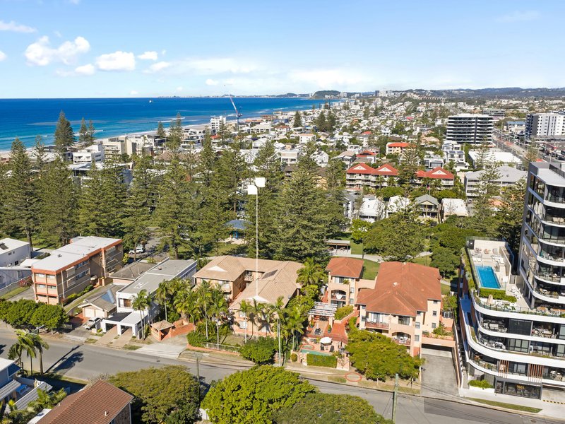 Photo - 11/34 Ventura Road, Mermaid Beach QLD 4218 - Image 1