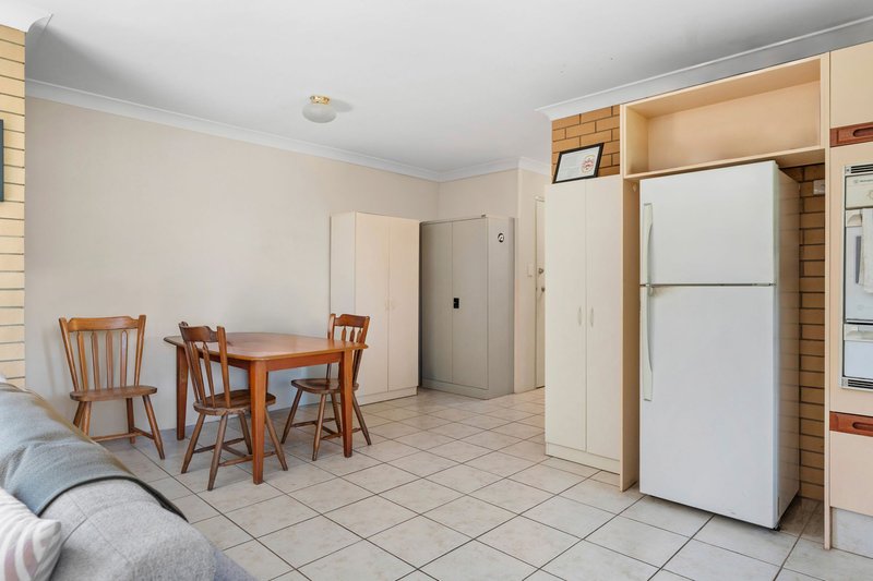 Photo - 11/34 Ventura Road, Mermaid Beach QLD 4218 - Image 4