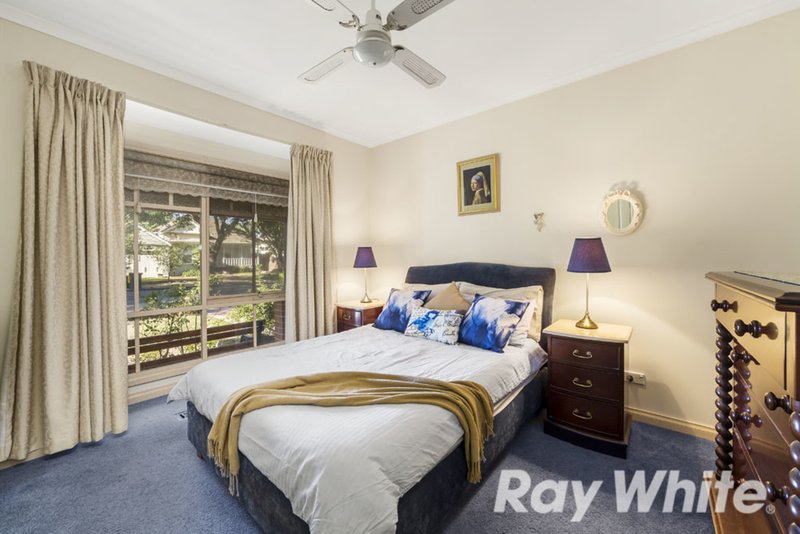 Photo - 1/134 Windsor Crescent, Surrey Hills VIC 3127 - Image 2