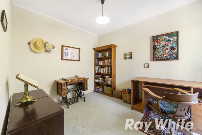 Photo - 1/134 Windsor Crescent, Surrey Hills VIC 3127 - Image 4