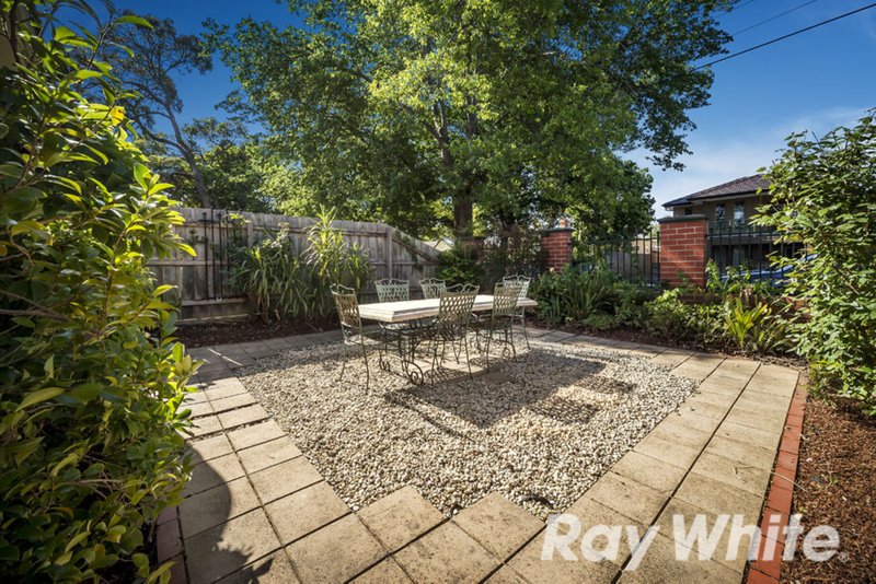 Photo - 1/134 Windsor Crescent, Surrey Hills VIC 3127 - Image 7