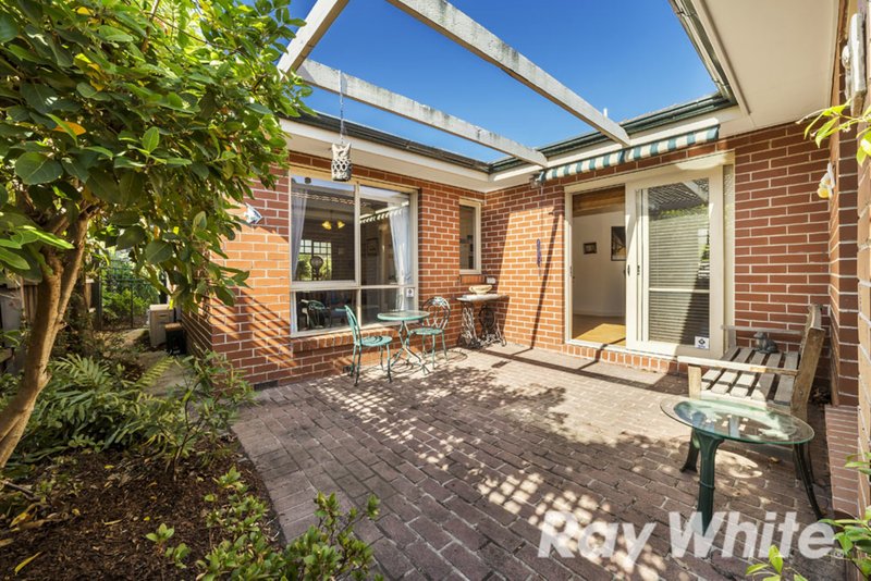 Photo - 1/134 Windsor Crescent, Surrey Hills VIC 3127 - Image 8