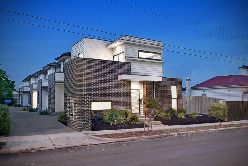 Photo - 1/135 Brunswick Road, Brunswick VIC 3056 - Image 10