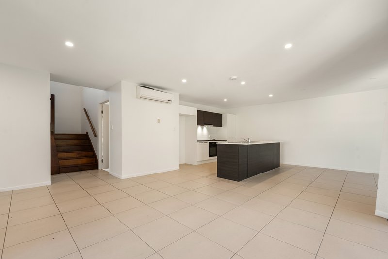 Photo - 1/135 Johnston Street, Southport QLD 4215 - Image 2