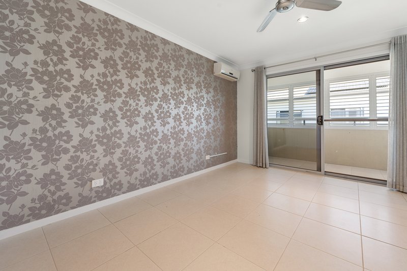 Photo - 1/135 Johnston Street, Southport QLD 4215 - Image 12