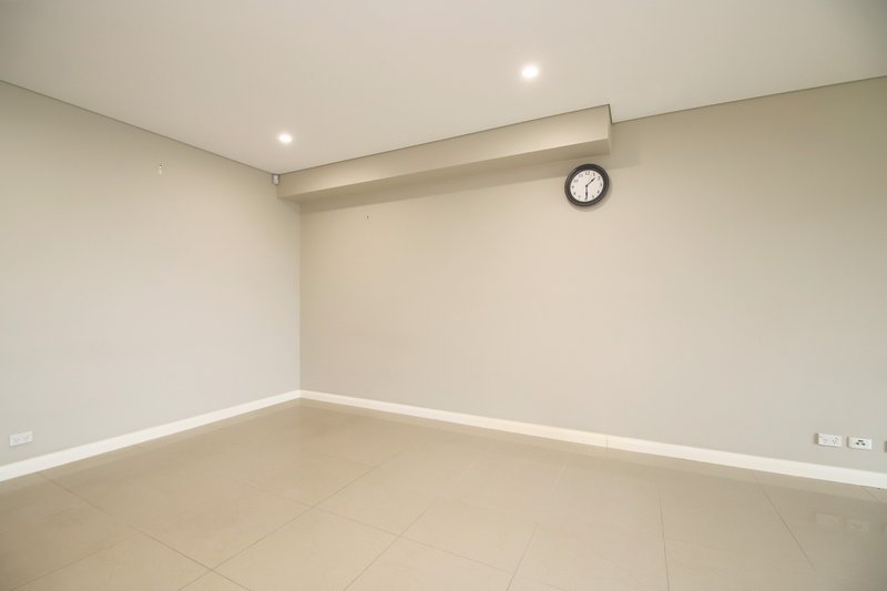 Photo - 1/135 Mimosa Road, Greenacre NSW 2190 - Image 3