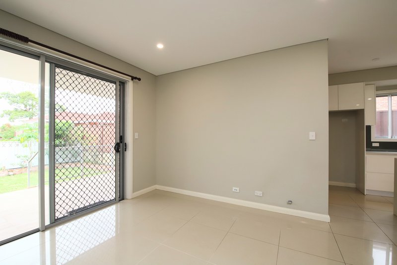 Photo - 1/135 Mimosa Road, Greenacre NSW 2190 - Image 4