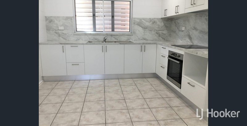 Photo - 1/135 Mitchell Street, North Ward QLD 4810 - Image 2