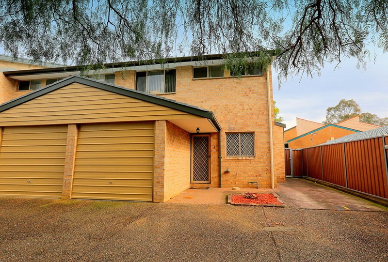 Photo - 1/135 Rex Road, Georges Hall NSW 2198 - Image 1