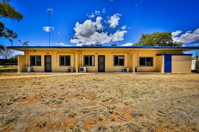 Photo - 1/135 Simpson Street, Mount Isa QLD 4825 - Image 1